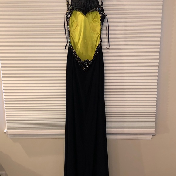Gown - Picture 3 of 3